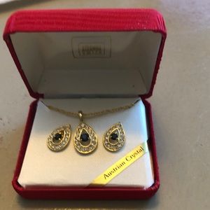 Earring & necklace set